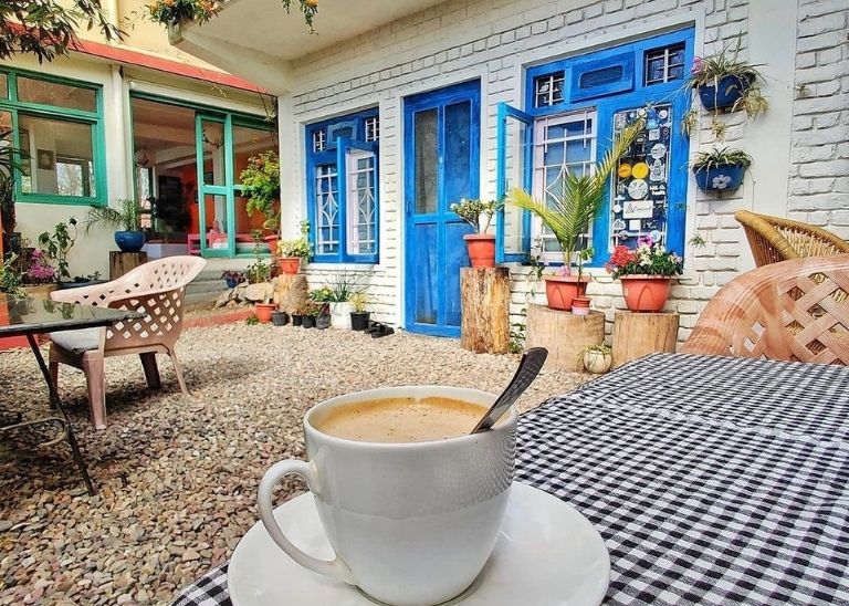 Cafes in Bir - Garden Cafe