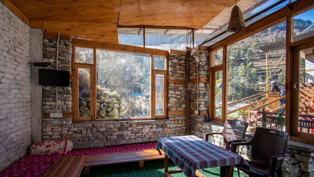 Crystal Mountain Homestay - Homestays in Jibhi - Himachal Pradesh