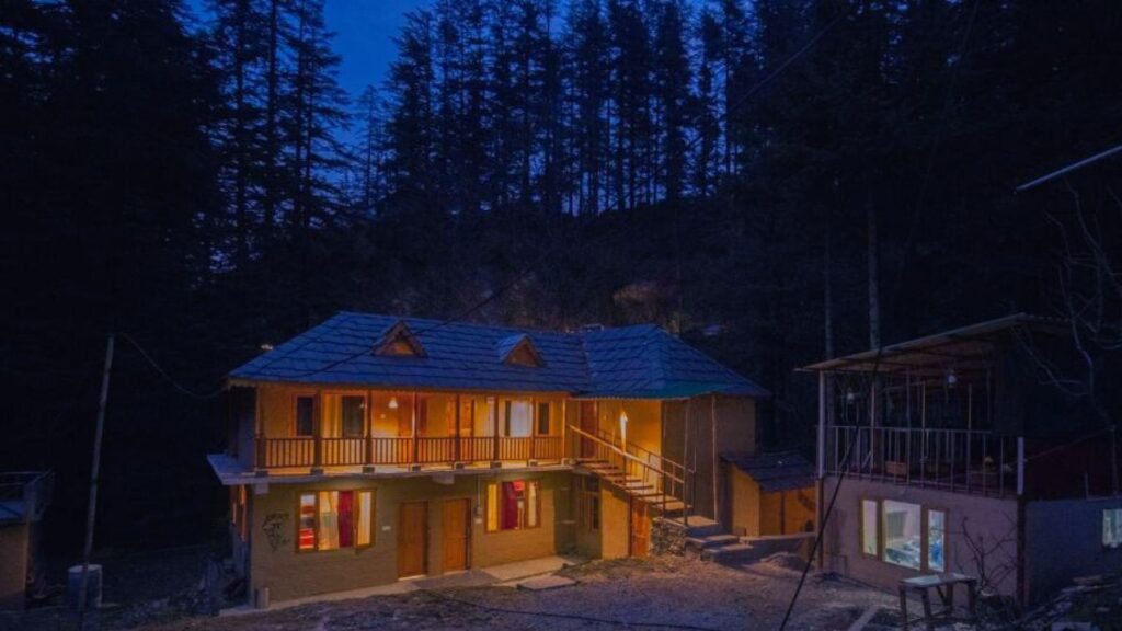 Mudhouse Experiential Hostels by Elivingproject, BanjarBlog Himachal Pradesh - Insta Himachal