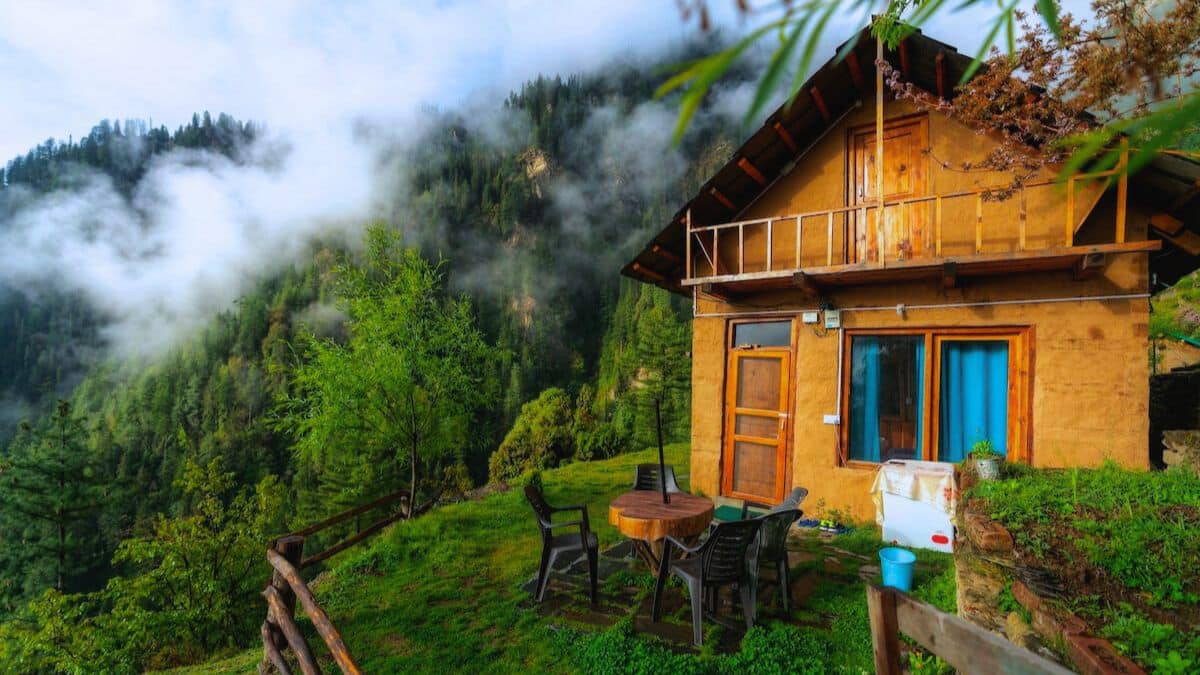 Get Cozy in the Mountains: The Best Homestays in Jibhi!