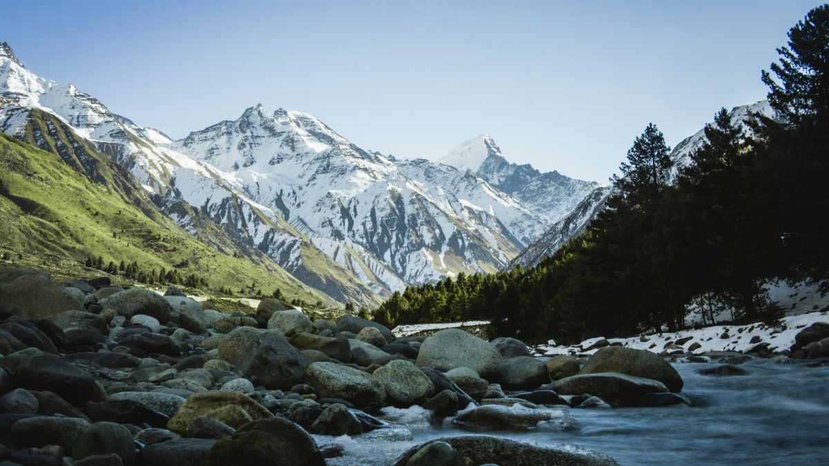Discover Himachal Pradesh’s Serene Summer Hideaways: Unveiling the Best 20°C Destinations
