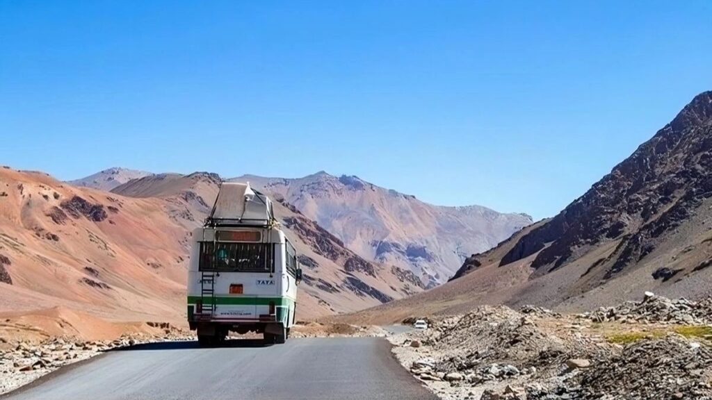 Delhi to Leh Bus Service- Insta Himachal