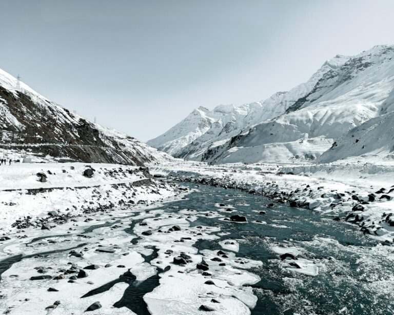 Manali, Solang Valley, Sissu & Kasol Tour from Delhi